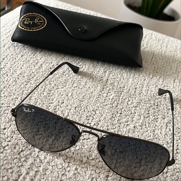 Authentic Ray Ban Aviators Sunglasses Polarized - Picture 4 of 6